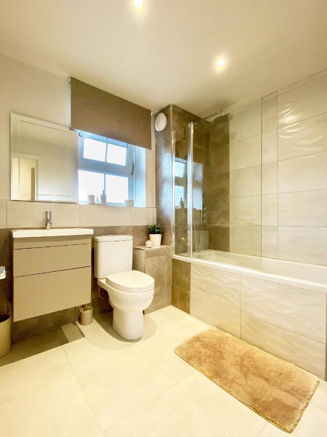 Perfect Central Location- 5 Minutes From Tower Bridge ! 8 Minutes Walk From Tube Londen Buitenkant foto