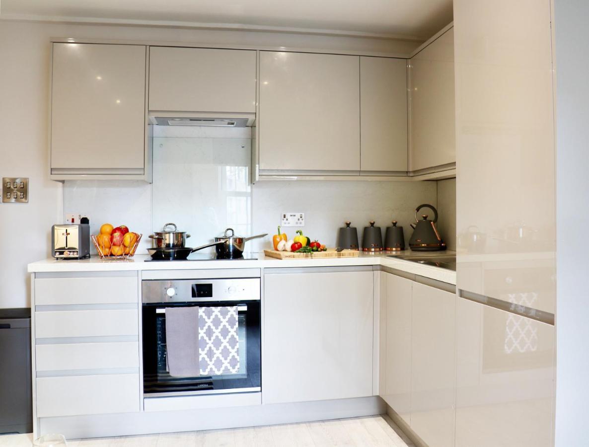 Perfect Central Location- 5 Minutes From Tower Bridge ! 8 Minutes Walk From Tube Londen Buitenkant foto