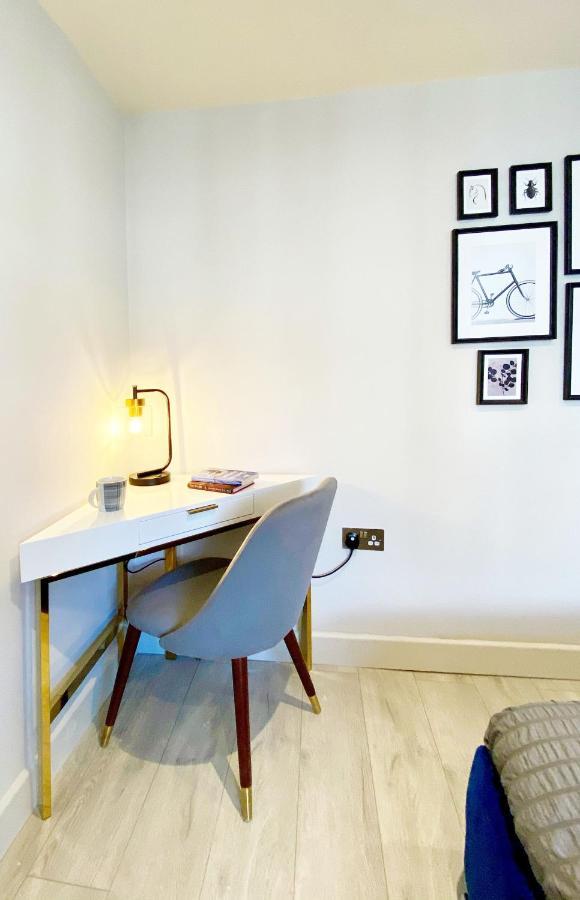 Perfect Central Location- 5 Minutes From Tower Bridge ! 8 Minutes Walk From Tube Londen Buitenkant foto